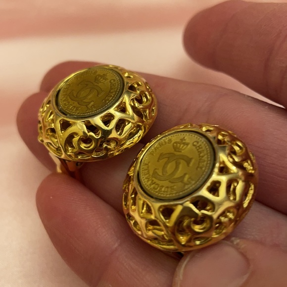 Vintage Chanel by Rubcamell Paris murano glass crown very rare clip on earrings - Picture 12 of 15